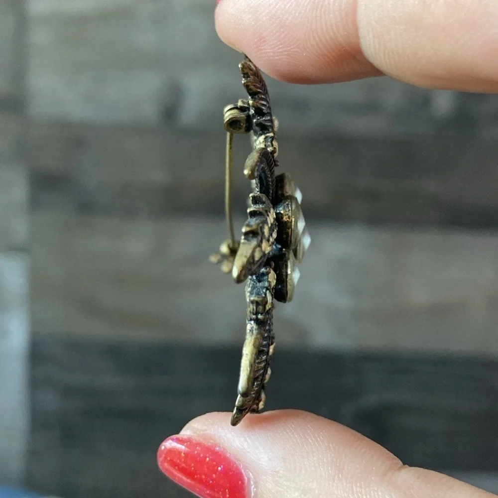Vintage 80s floral brooch brass rhinestone formal glam sparkly retro party